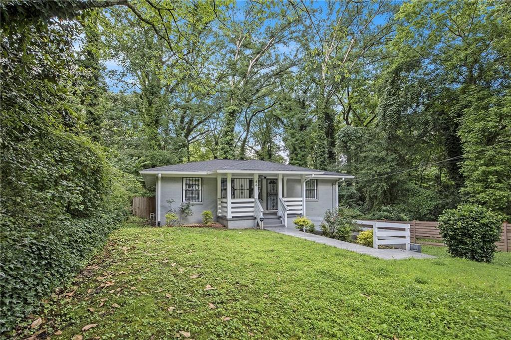 86 Stratford Drive NW