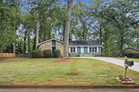 Homes For Sale - 223 Shiloh Run<br/> Kennesaw, GA 30144