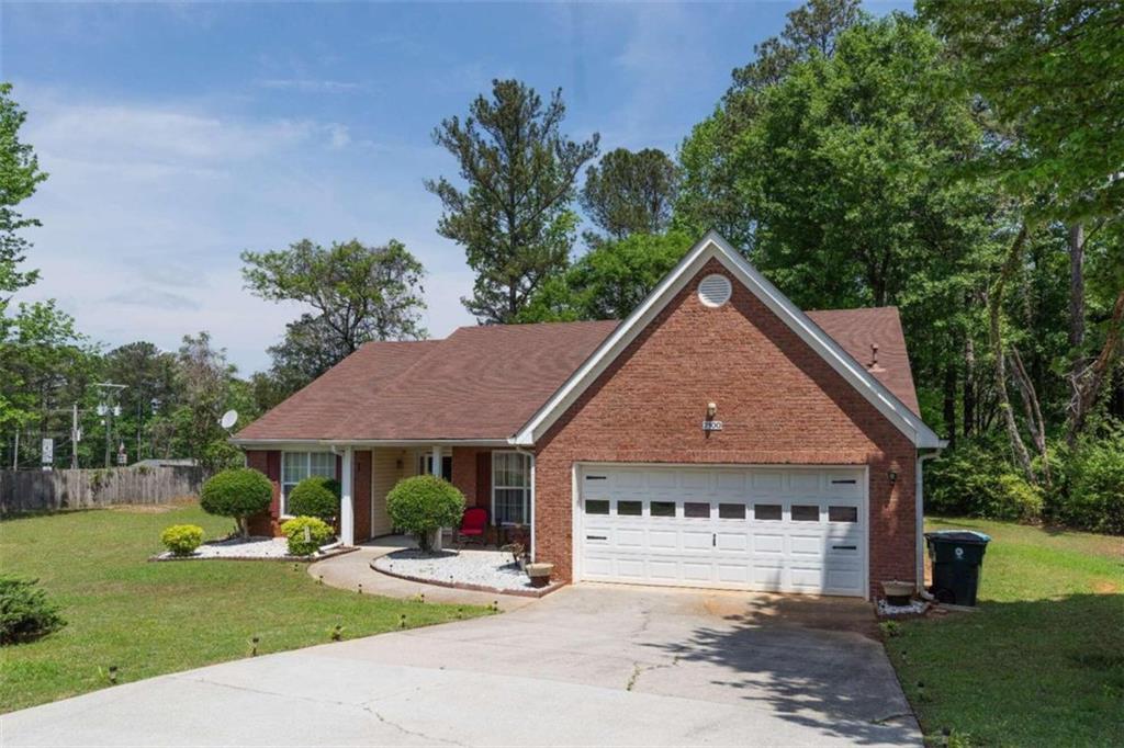 2100 Thorndale Drive, Lilburn, Georgia image 4