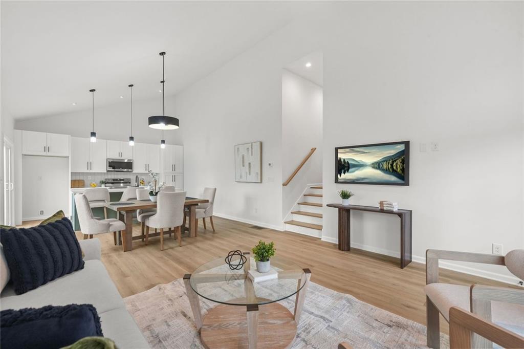 1674 Mary George Avenue NW