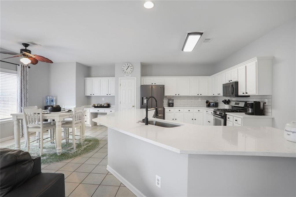 868 Cork Oak Lane, Lawrenceville, Georgia image 7