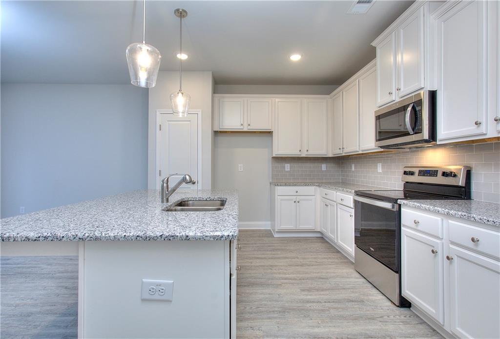 121 Greenview Court 1304