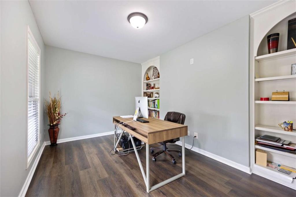 5515 Mossy View Drive