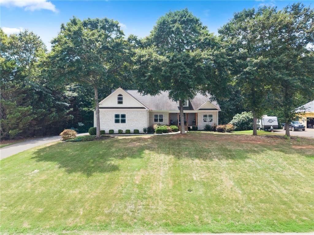 860 Lakeview Drive
