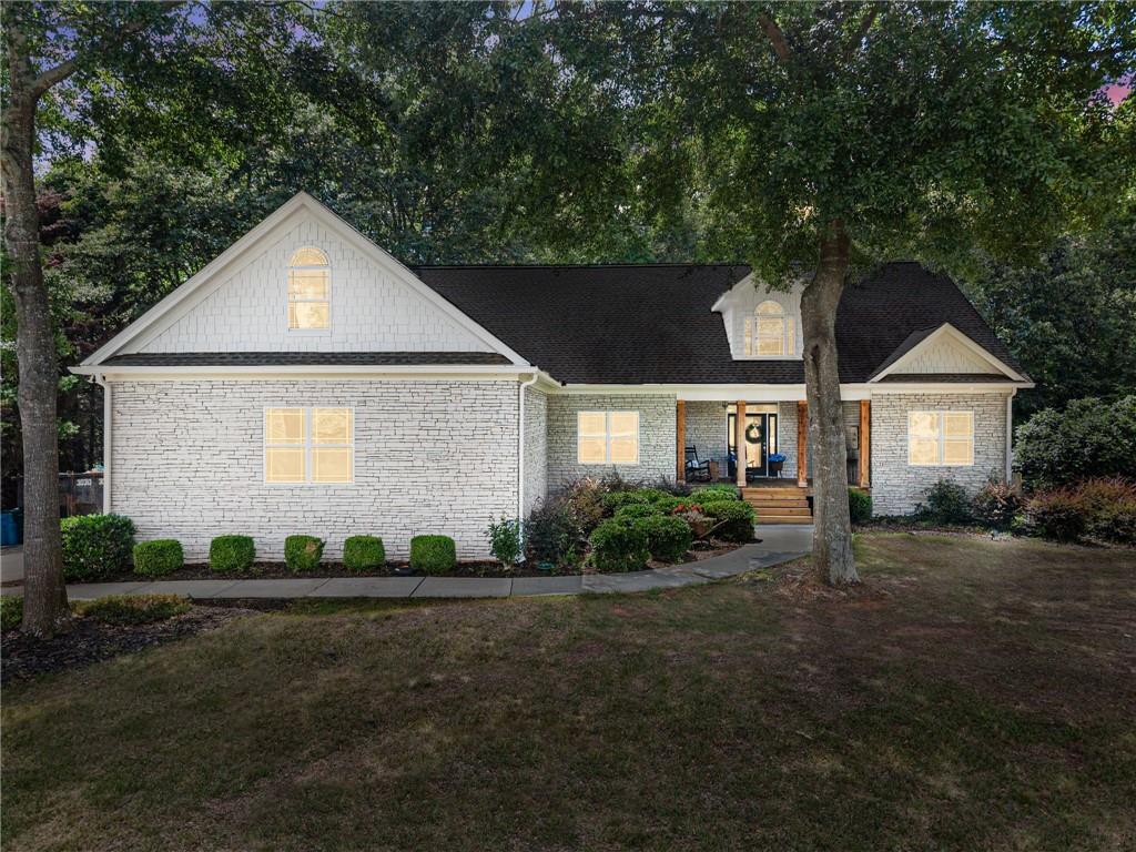 860 Lakeview Drive