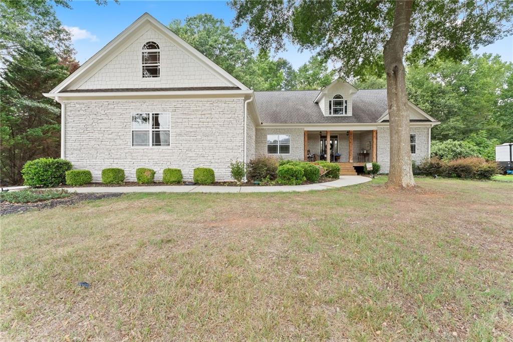 860 Lakeview Drive