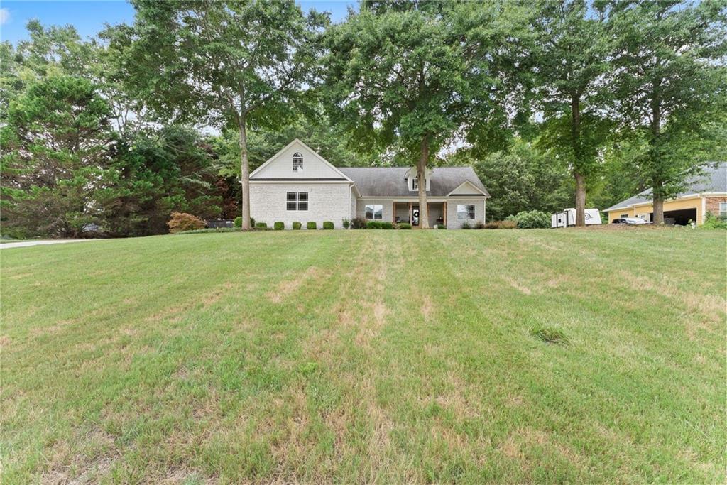860 Lakeview Drive