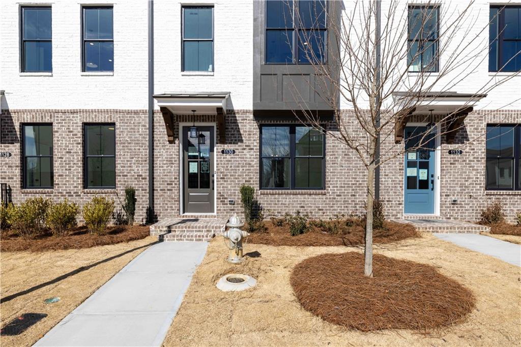 4223 Millcroft Place W 211