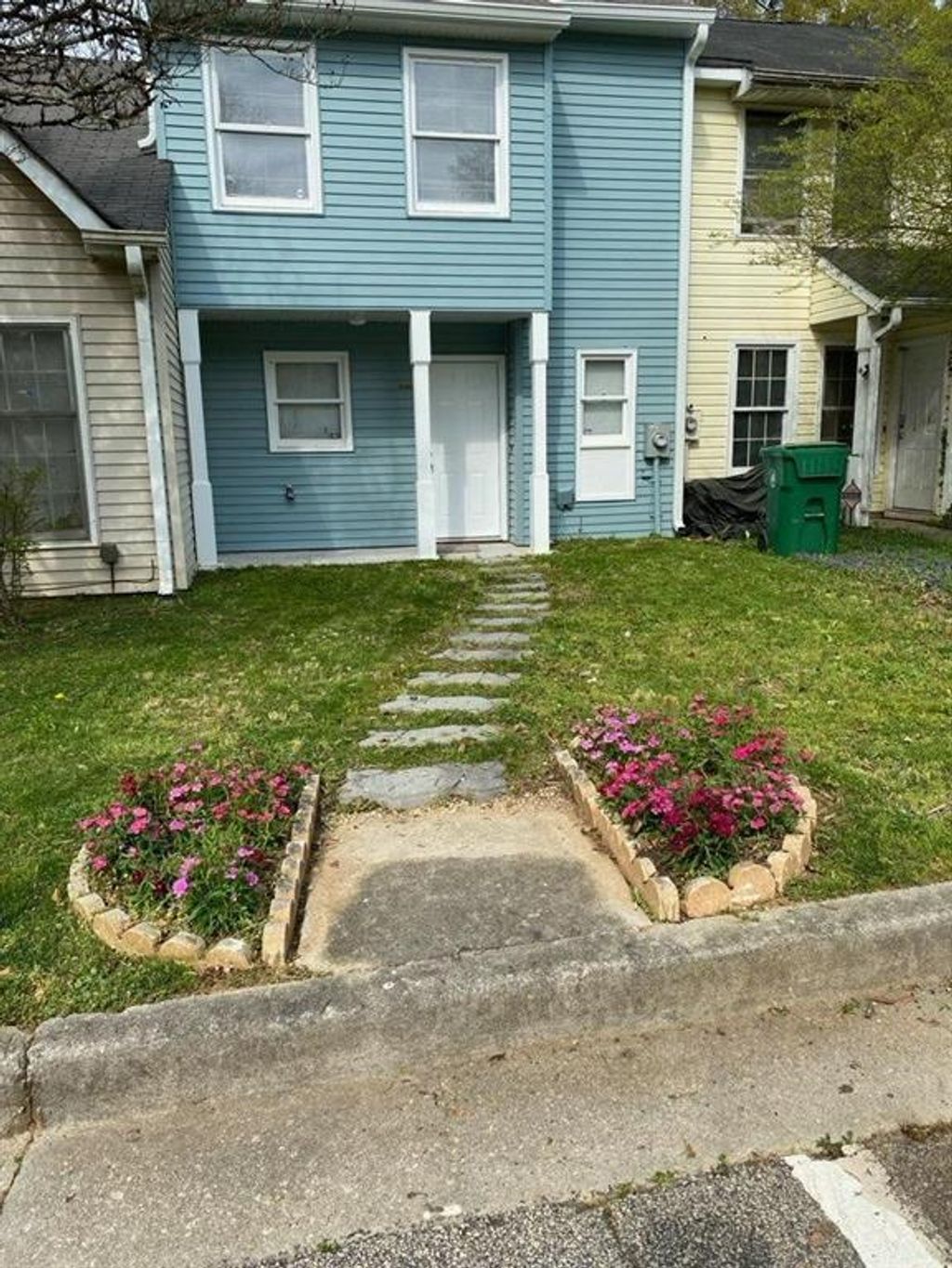 listing image 0