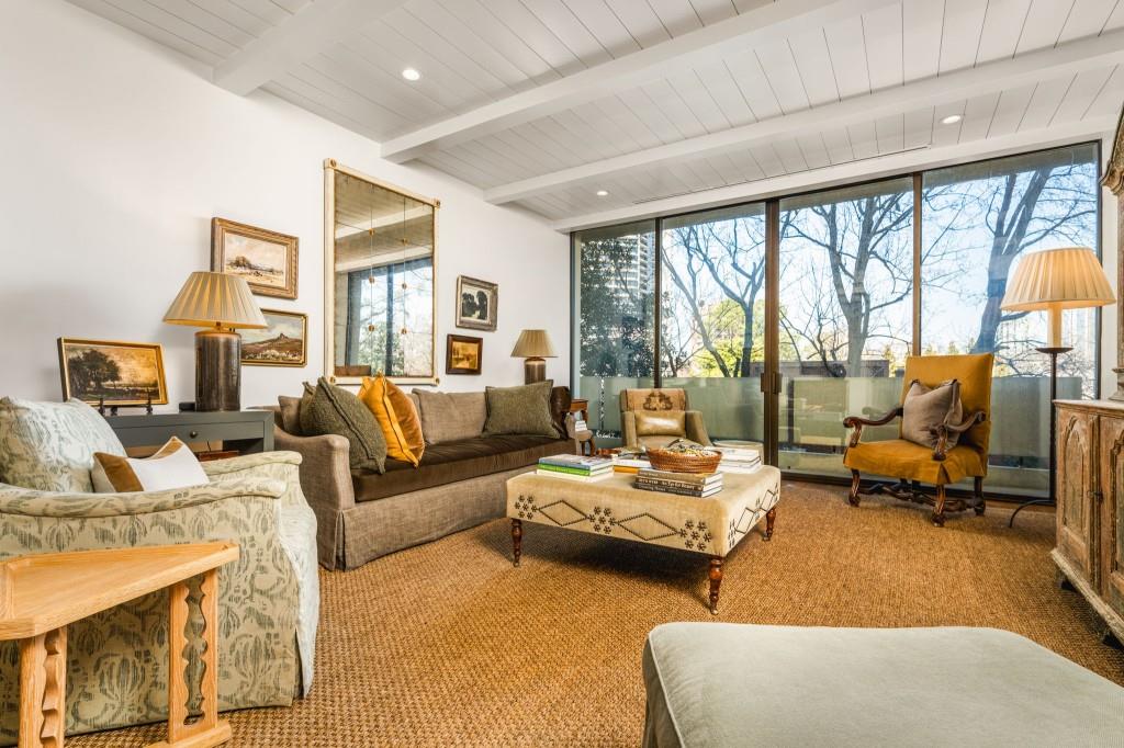 2575 Peachtree Road NE 8D
