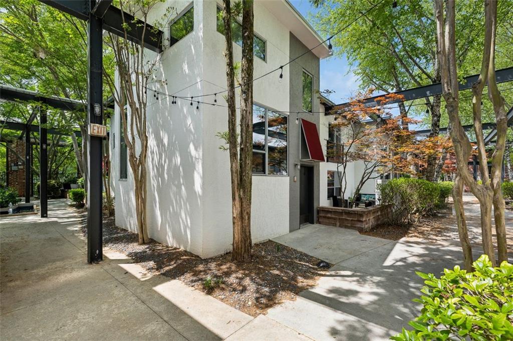 195 ARIZONA Avenue NE 104