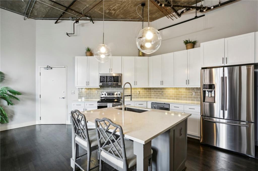 3235 Roswell Road NE 718
