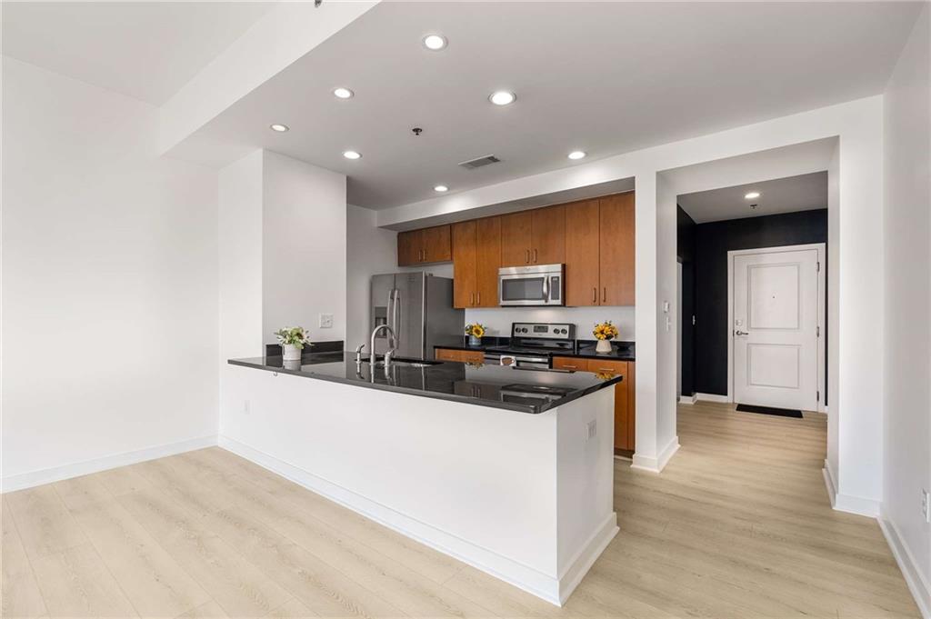 565 Peachtree Street NE 1005