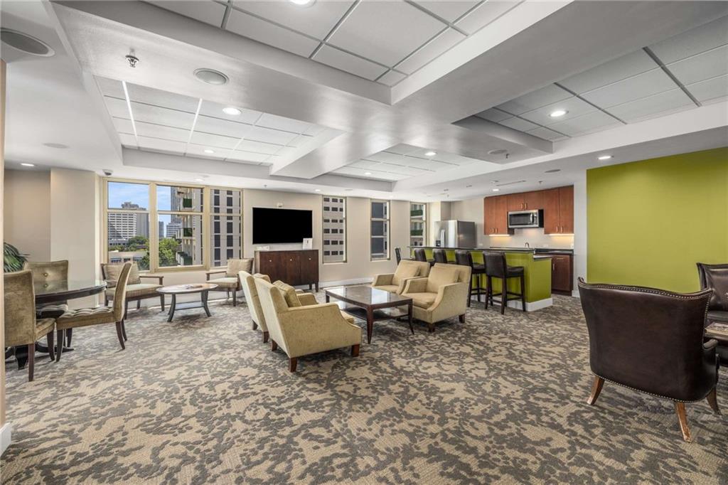 565 Peachtree Street NE 1005