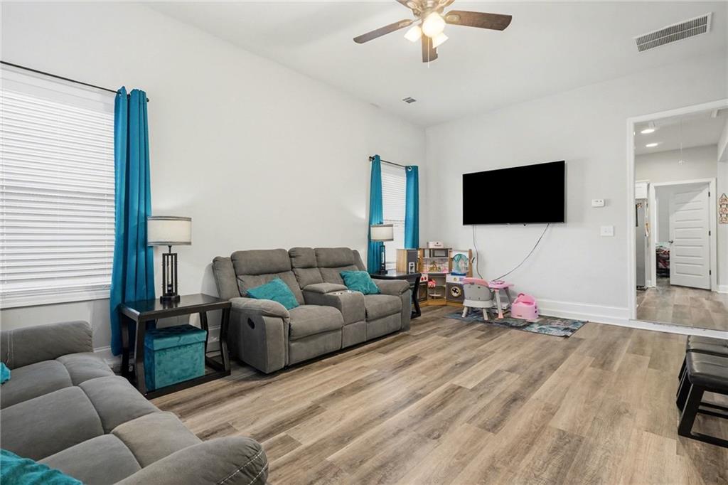 1435 Creek View Drive