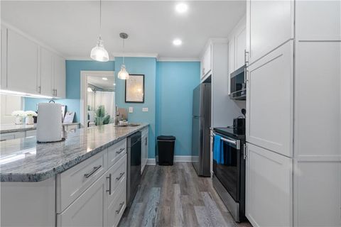 Condo For Sale - 300 Peachtree Street #20M<br/> Atlanta, GA 30308