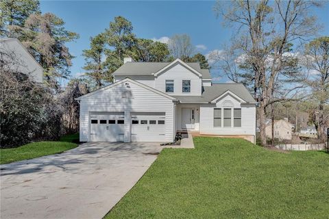 Homes For Sale - 1071 Traymore Drive<br/> Norcross, GA 30093