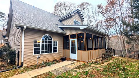 A home in Dahlonega