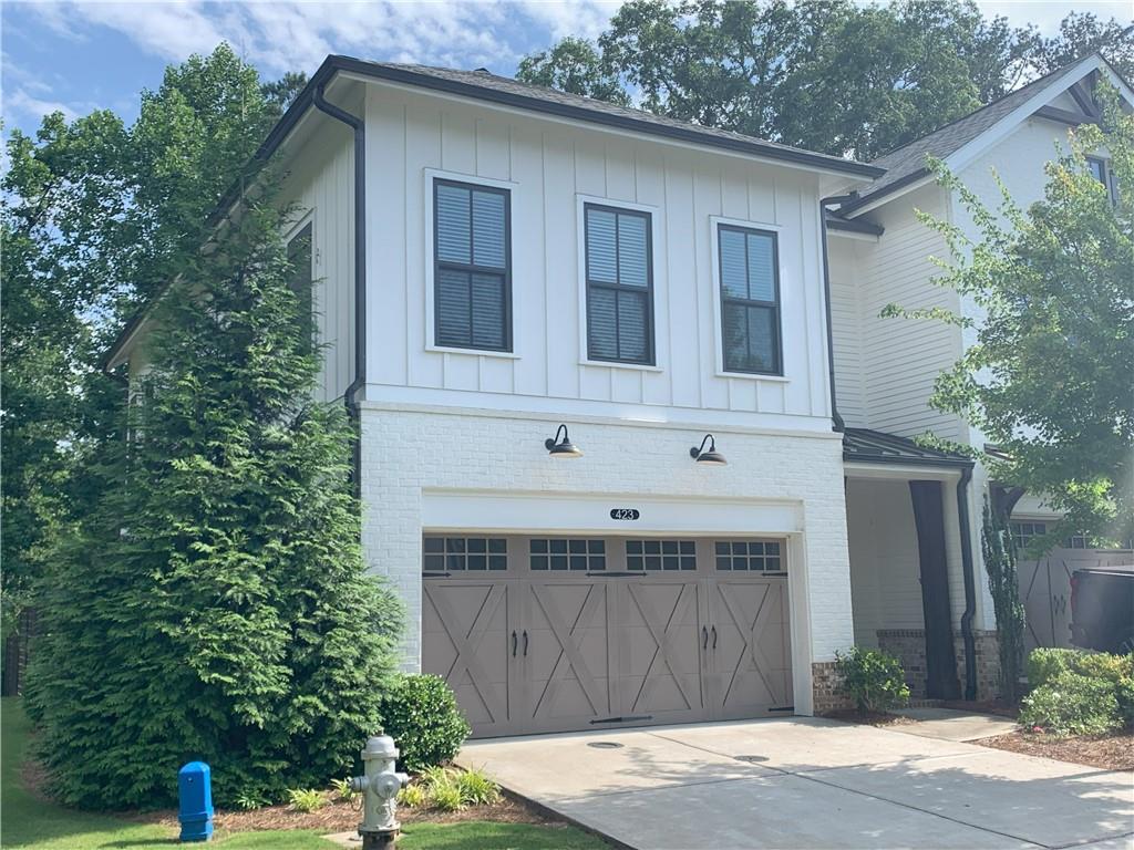 Experience the amazing Alpharetta Lifestyle! 3 Bedroom /2.5 Bath / 2033 Sq Ft/ Gated Community / Fenced Yard / WALK TO AVALON.
Luxury end-unit townhome in a gated community located directly on the Alpha Loop Trail. Walk to Avalon (10 min) and Downtown Alpharetta (10 min). Minutes to Topgolf, Whole Foods, Ameris Amphitheatre, and GA-400.
This home features an oversized, fully fenced backyard with lush landscaping — yard maintenance is included, making it a perfect lock-and-leave option. Pet Turf is being added to rear yard.
Inside, enjoy an open-concept layout with designer finishes, quartz countertops, LVP flooring, and a covered outdoor patio with a fireplace. The spacious owner’s suite includes an oversized shower, dual vanity, and walk-in closet. Two guest bedrooms share a double vanity bath. Washer/dryer included.
Lease Info:
• Rent includes: HOA dues, trash pickup, yard maintenance
• Tenant pays: internet/cable, water, gas, electric
• 1-month security deposit
• Up to 2 pets allowed (with yard care responsibility)
• No smoking indoors
Gated Community. Tours by Appt Only! Weekdays - 5:30pm - 7:00 pm / Sat & Sun - 11:00am - 5:00pm.
Owner is Licensed Real Estate Agent