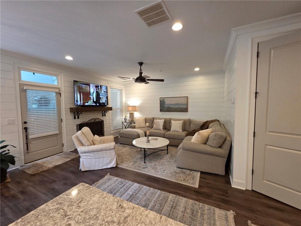 Chelsea Walk - Residential Lease