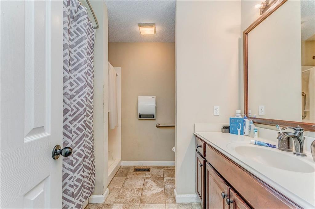200 Wildwood Circle, Calhoun, Georgia image 18