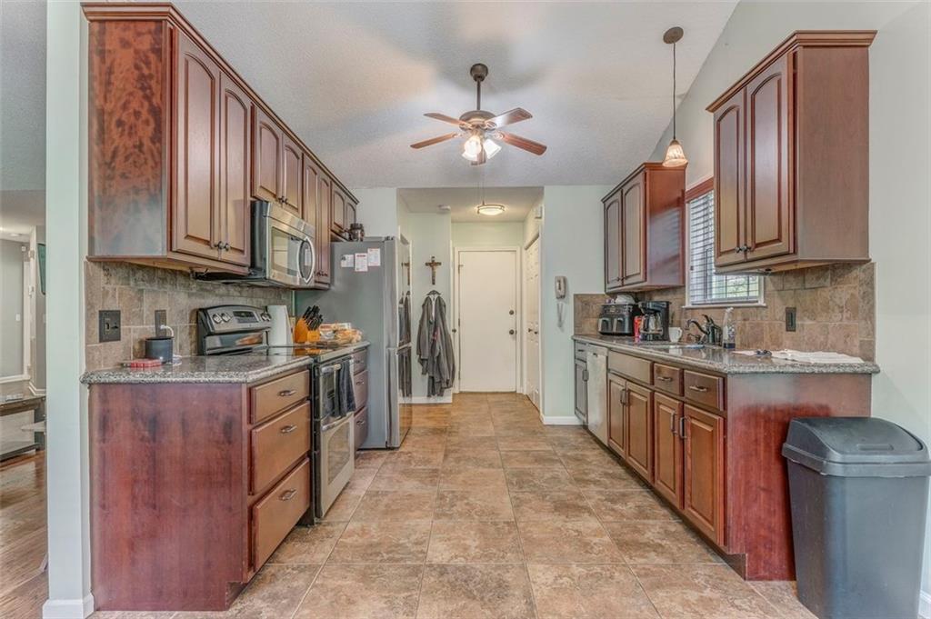 200 Wildwood Circle, Calhoun, Georgia image 11