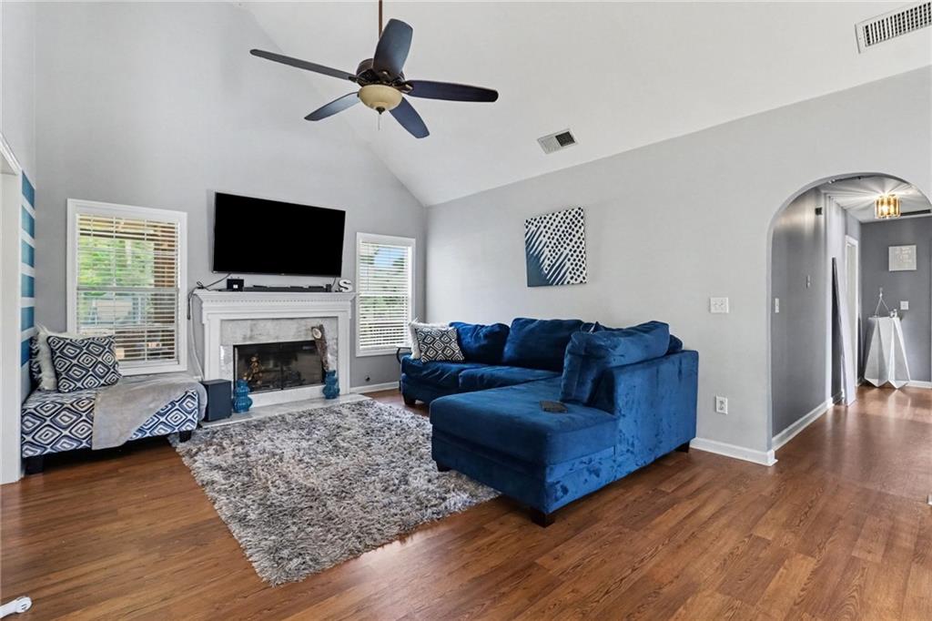 4558 Bronte Lane