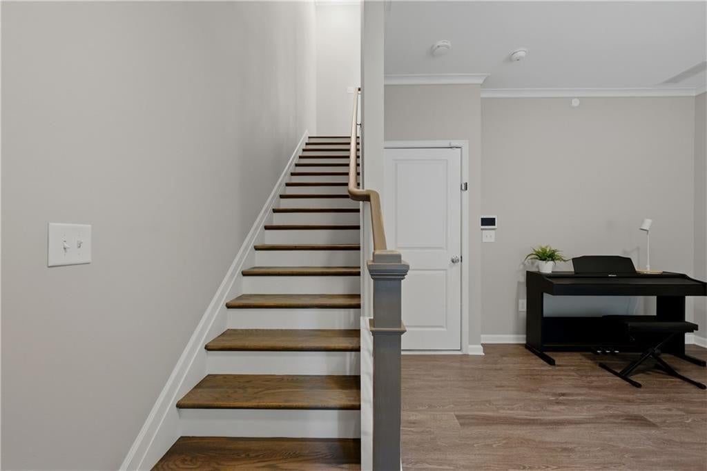 633 Broadview Place
