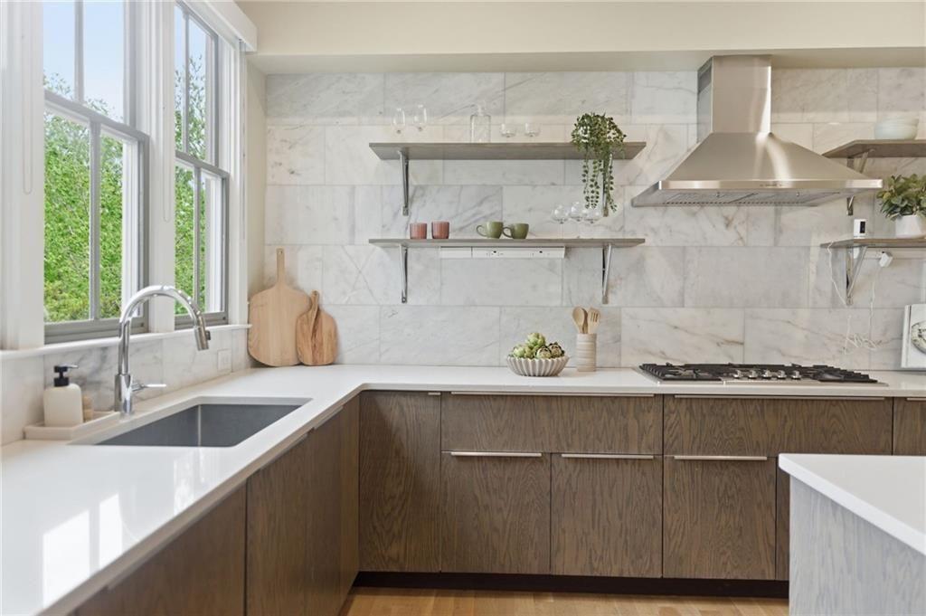 1092 Kirkwood Avenue SE