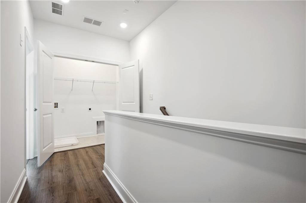 Ecco Park - Residential Lease