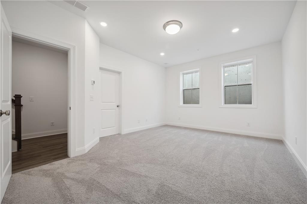 Ecco Park - Residential Lease