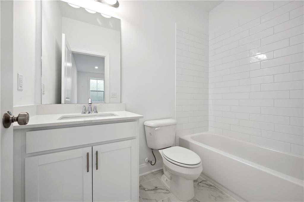 Ecco Park - Residential Lease