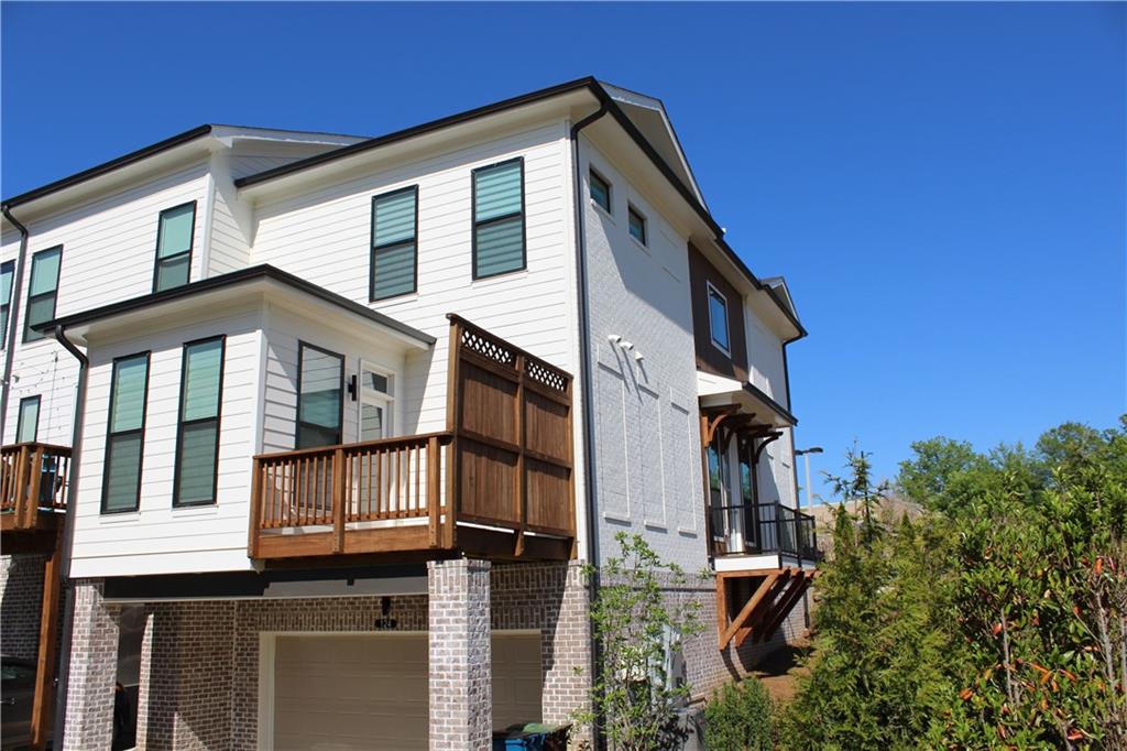 Ecco Park - Residential Lease