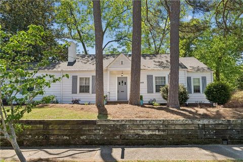 Photo of 2049 Tuxedo Avenue NE, Atlanta, GA 30307 (MLS # 7754918)