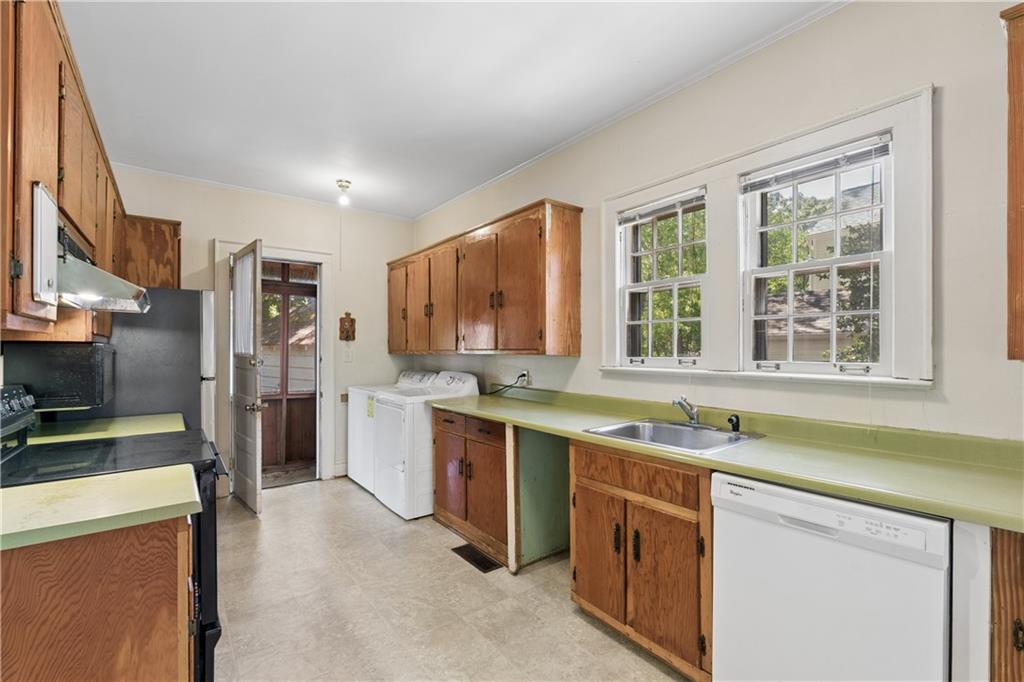 2049 Tuxedo Avenue NE