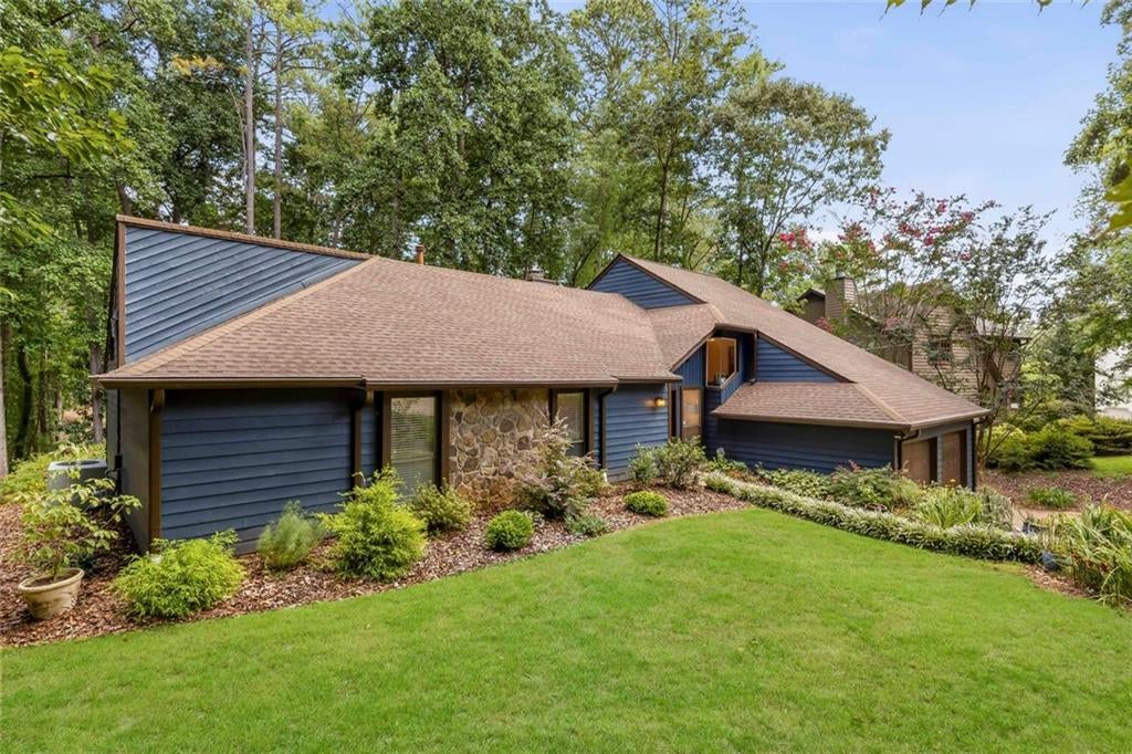 1115 Lake Drive