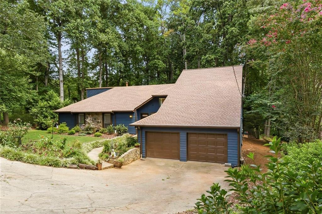 1115 Lake Drive
