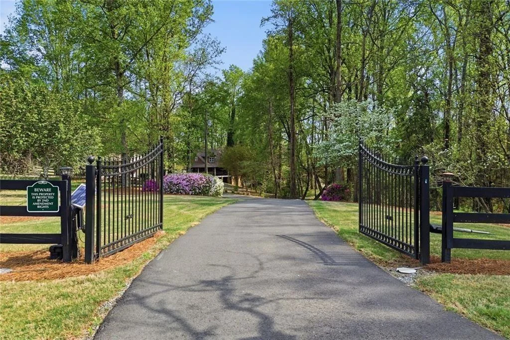 611 Elliott Road