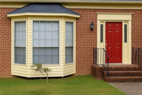 Townhouse For Sale - 7157 Williamsburg Drive<br/> Riverdale, GA 30274