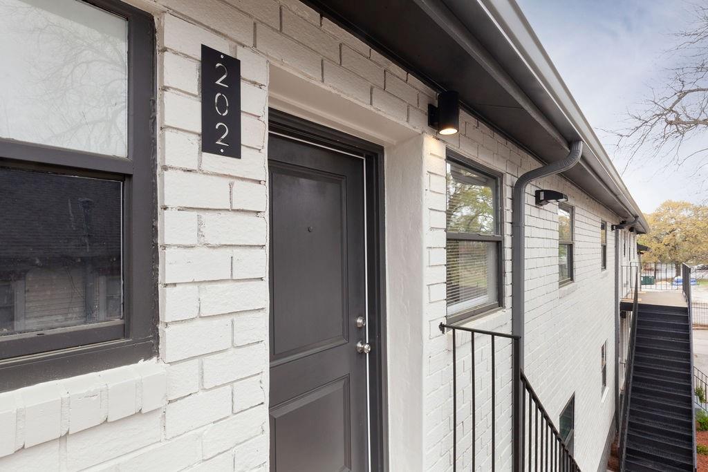 396 Linden Avenue NE 202