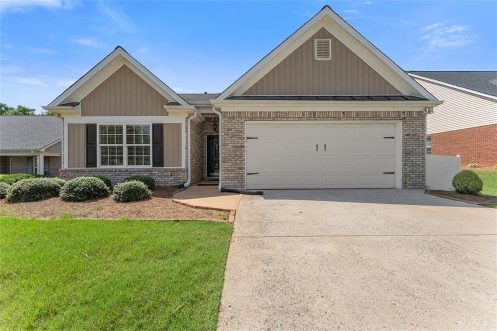 Photo 1 of 62 — 316 Lakeview Bend Circle, Jefferson, GA 30549