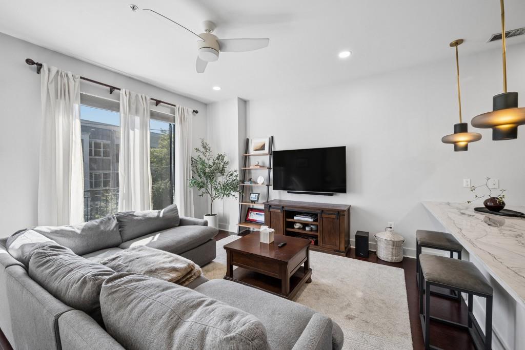 200 N Highland Avenue NE 307