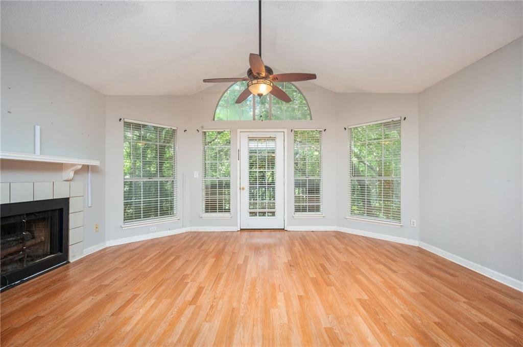915 Wentworth Court
