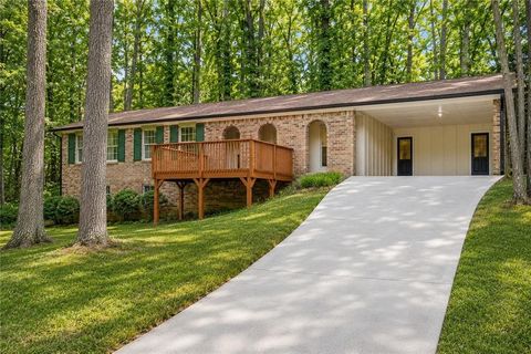 Homes For Sale - 6542 Payton Woods Lane<br/> Tucker, GA 30084