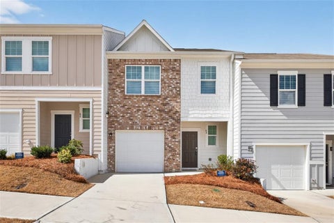 Townhouse For Sale - 64 Thetford Way<br/> Winder, GA 30680