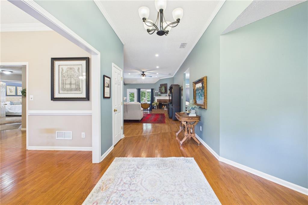 5007 Lakeridge Close