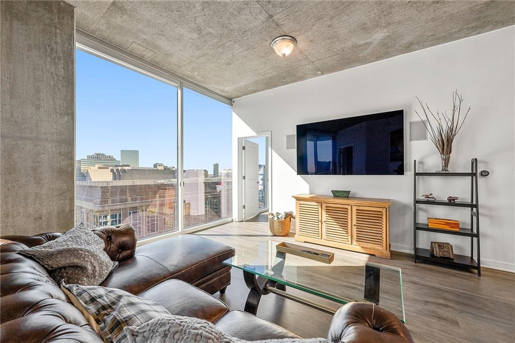 400 W Peachtree Street NW 2011