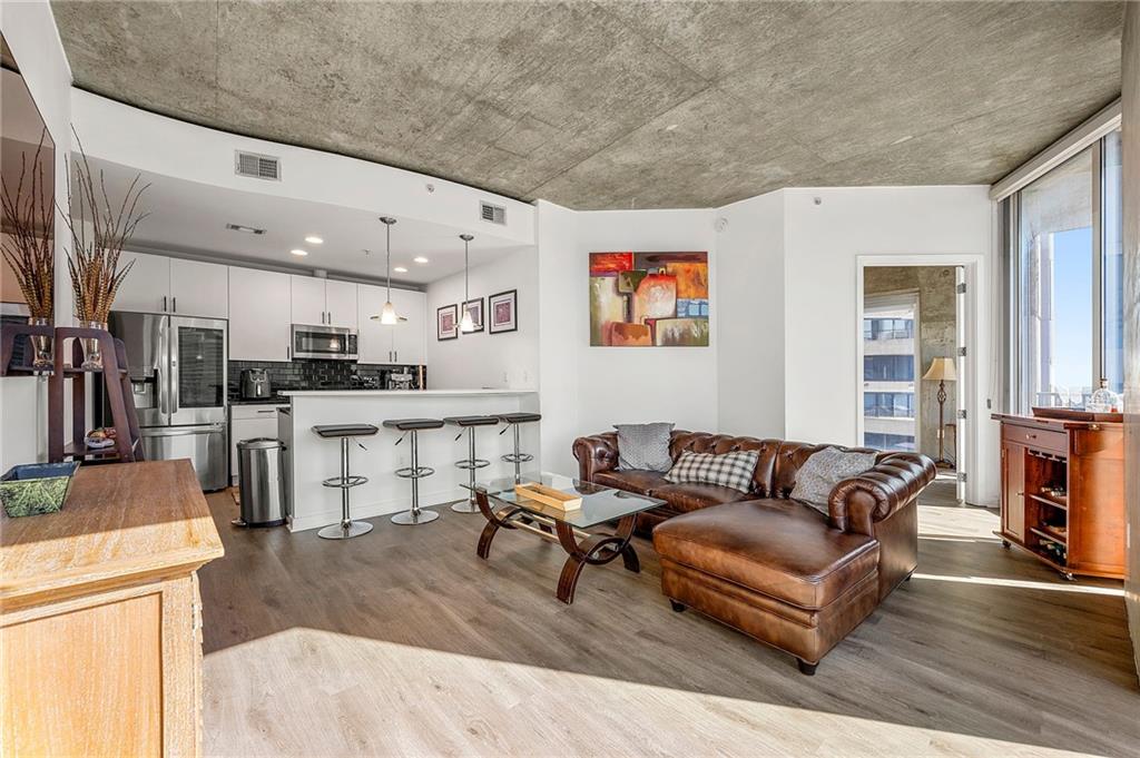 400 W Peachtree Street NW 2011