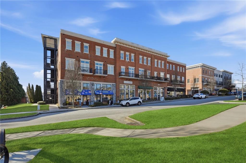 3930 Charleston Market St 221