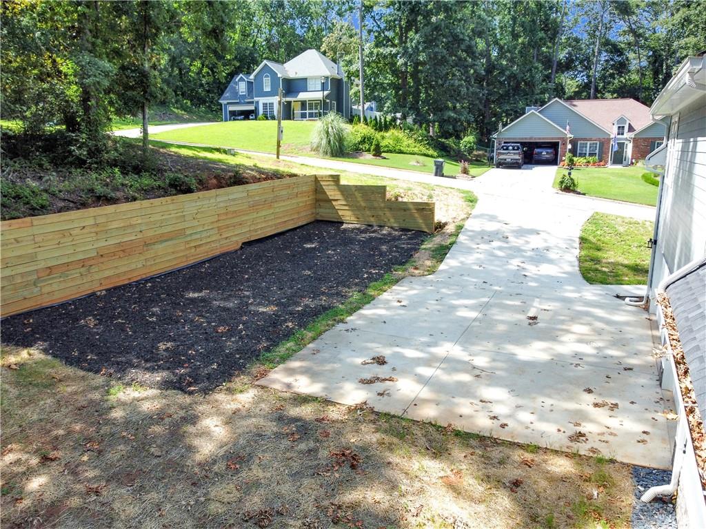 1119 Plantation Drive SE